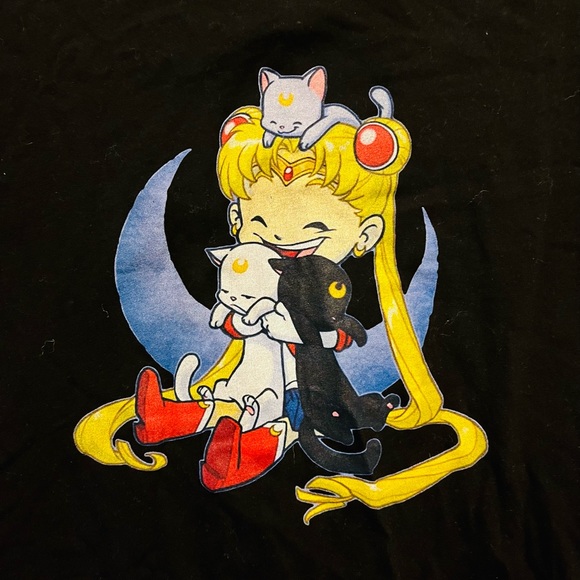 Sailor Moon & Friends Anime Graphic Hug Black T-Shirt - Picture 3 of 4
